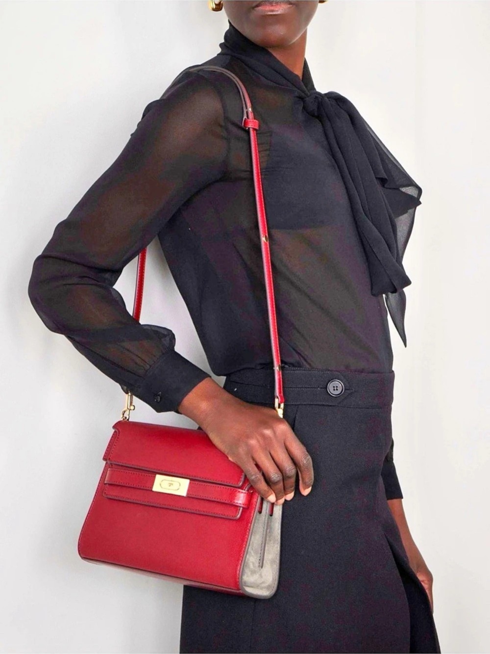 Tory Burch Lee Radziwill Shoulder Bag In Ruby/Gold